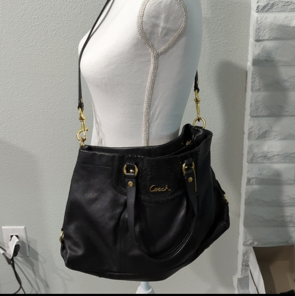 EUC BLACK AND GOLD COACH CONVERTIBLE BAG SHOULDER AND HANDBAG - Picture 2 of 4